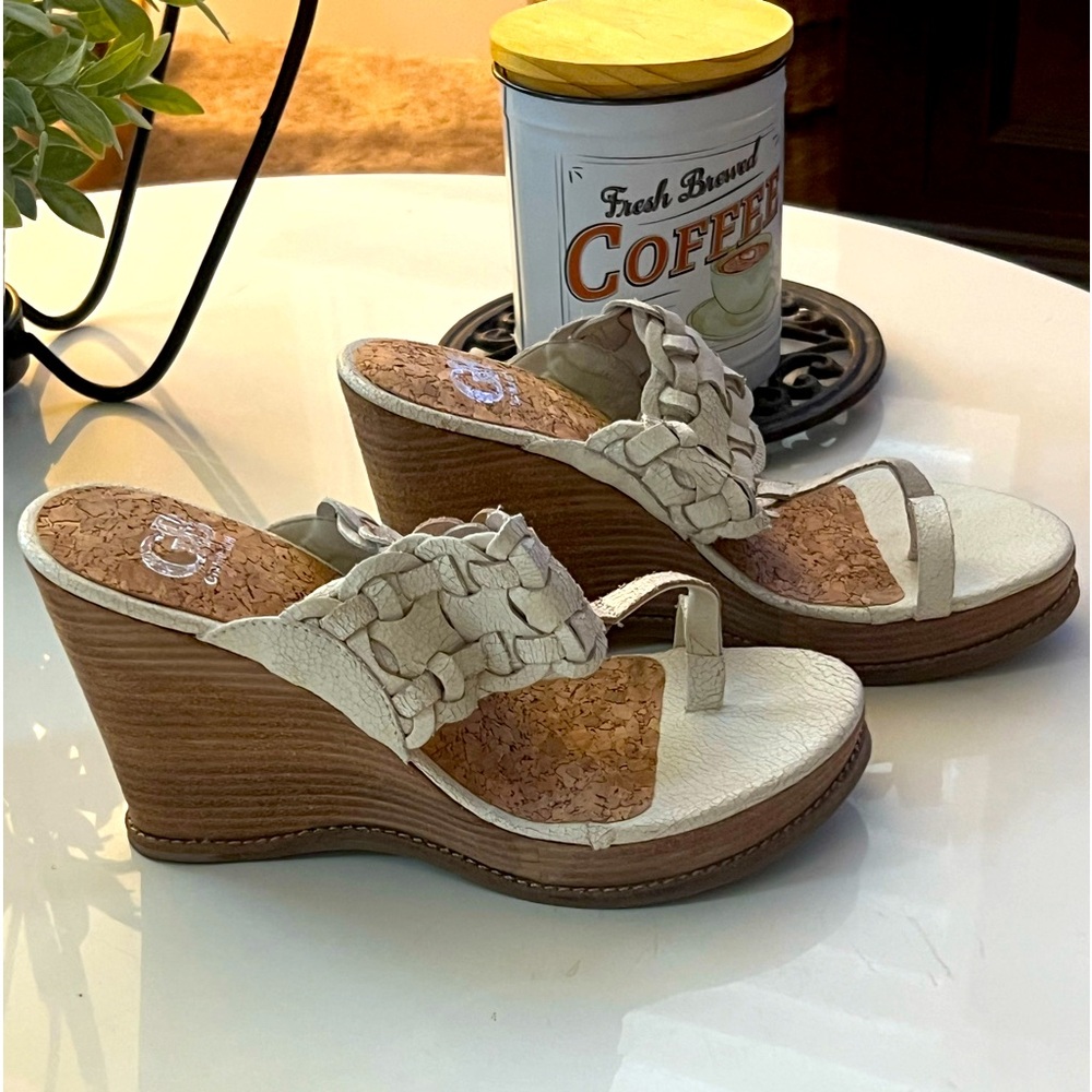 NWT GB-Gianni Bini wedges
